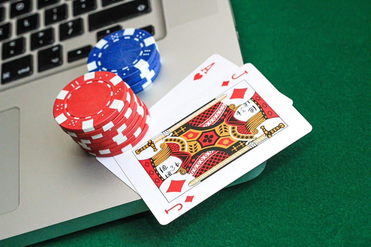r98 ဘင်ဂို ကစားနည်း bingo card ဝယ်ပြီး bingo room တွင် ကစားနေသော မြင်ကွင်း